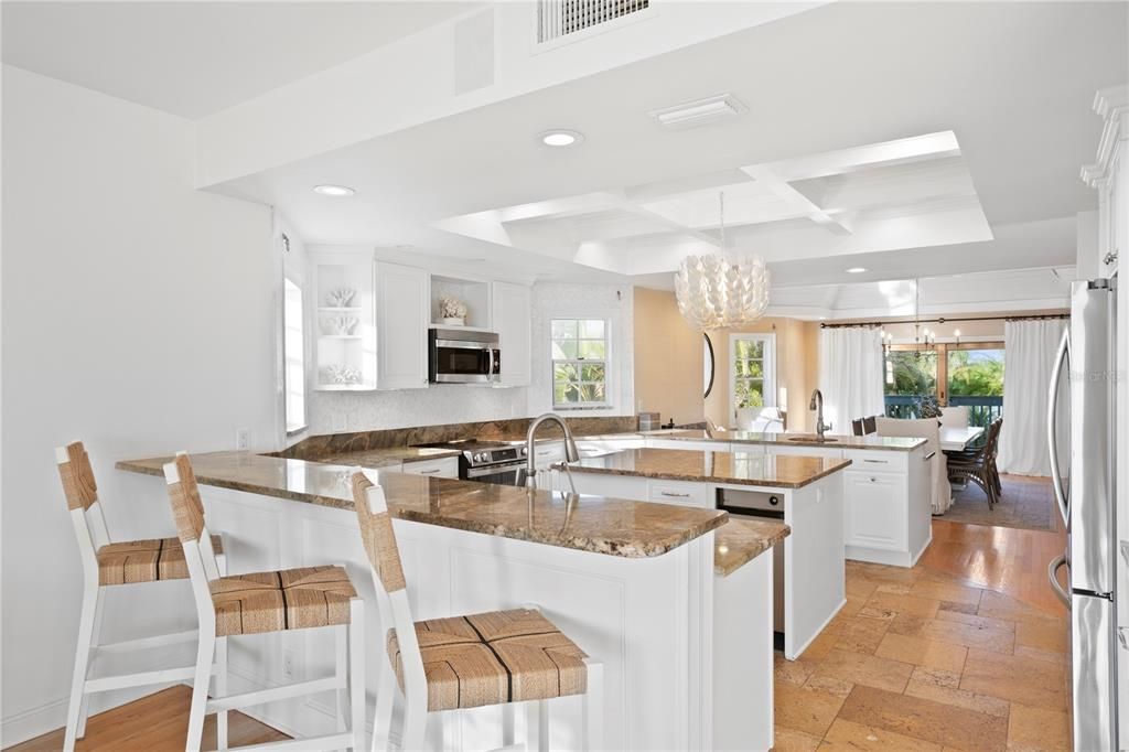Chandelier, Dining room, Interior, Kitchen, Recessed Lighting, Stainless Steel Appliances