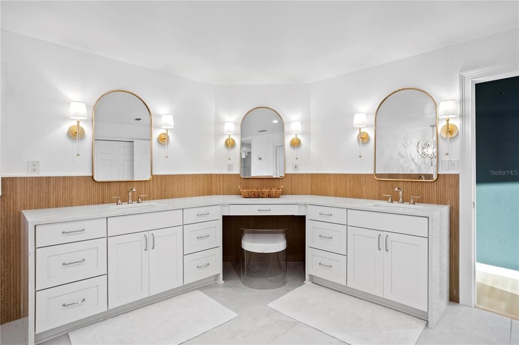 Bathroom, Dual Sink Vanities, Interior