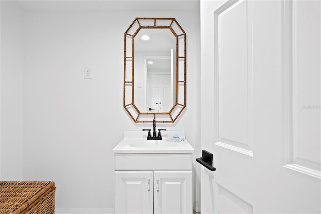 Bathroom, Interior, Recessed Lighting