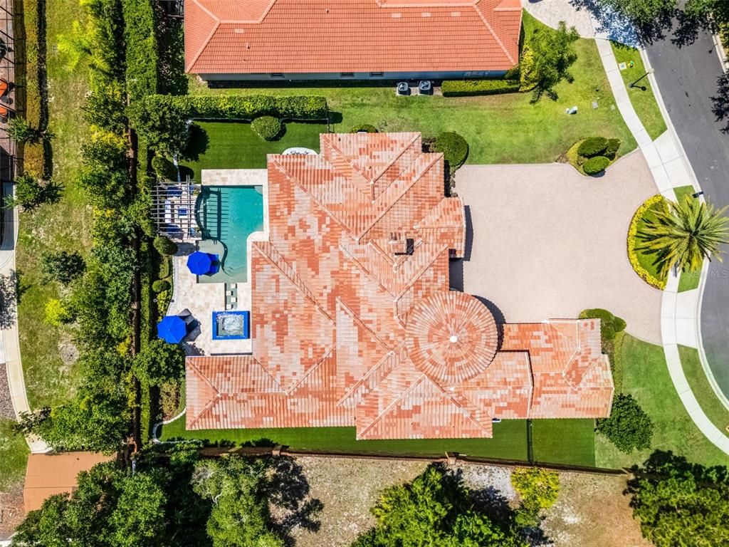 Exterior, Drone
