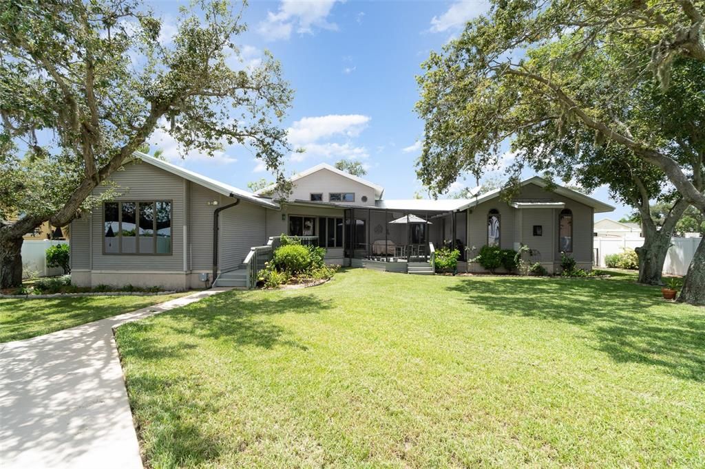 Backyard, Exterior