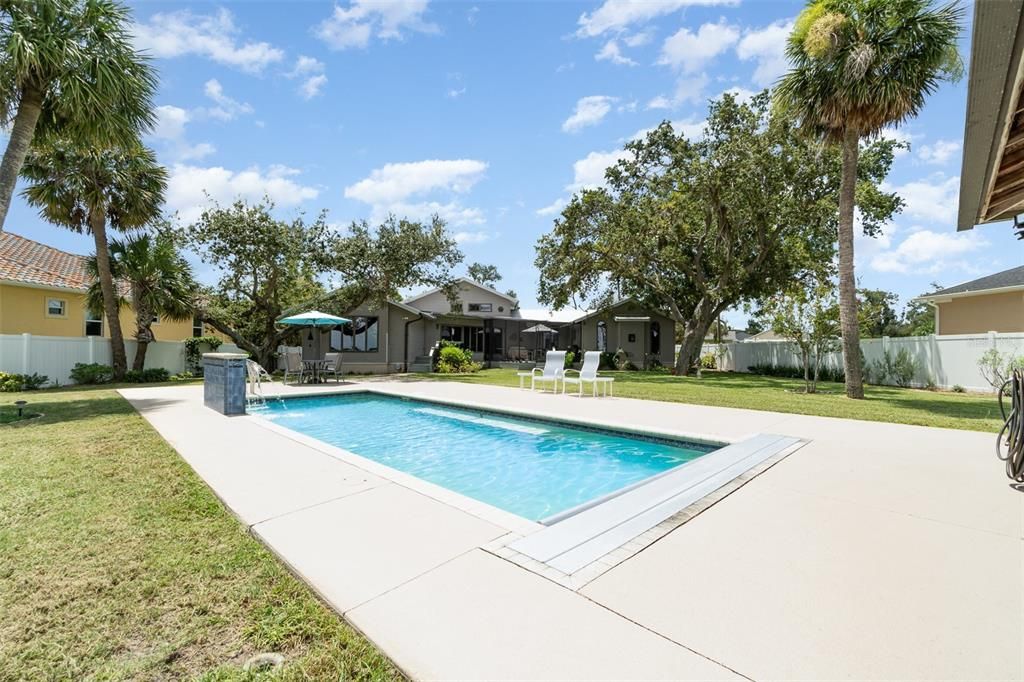 Exterior, Pool