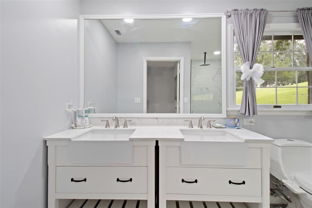Bathroom, Dual Sink Vanities, Interior