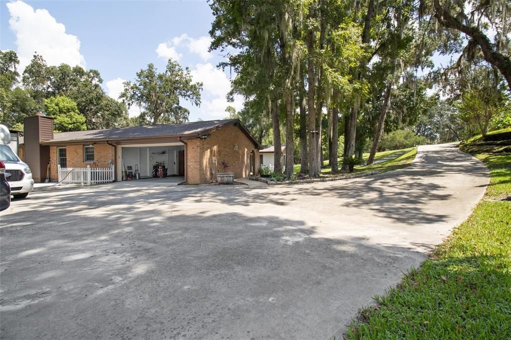 Backyard, Exterior, Facade, Brick Facade, Ranch