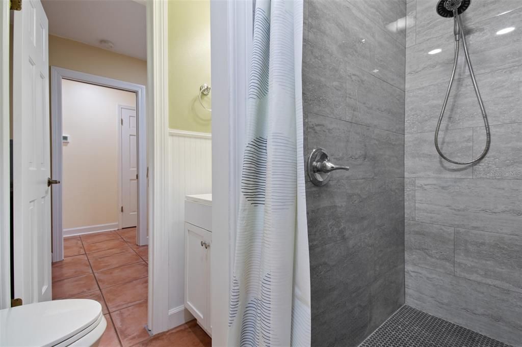 Bathroom, Interior, Recessed Lighting