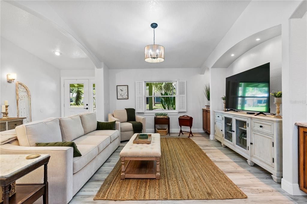 Interior, Living room, Pendant Lights, Recessed Lighting, Wood Texture Flooring