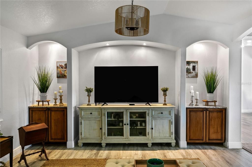 Interior, Recessed Lighting, Wood Texture Flooring