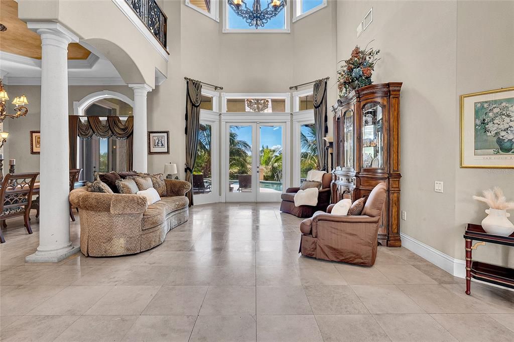 Chandelier, Interior, Living room