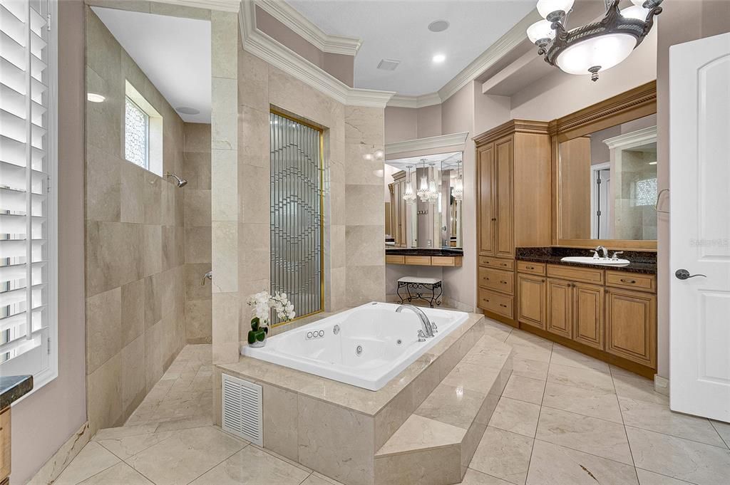 Bathroom, Interior, Recessed Lighting