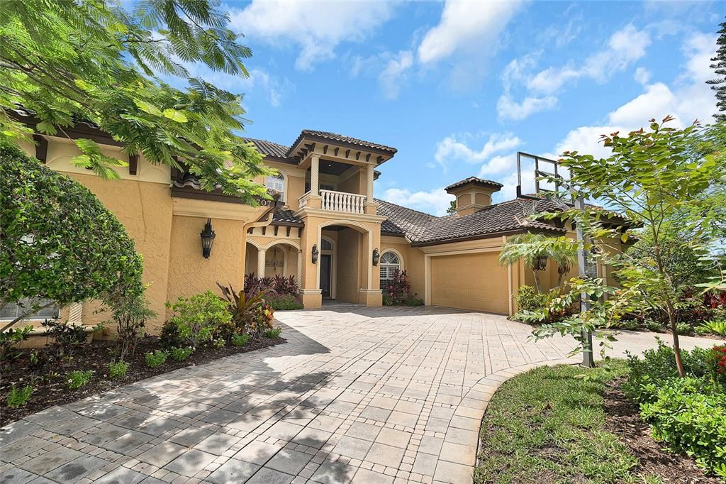 Attached, Exterior, Facade, Mediterranean