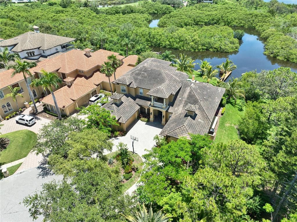 Exterior, Drone