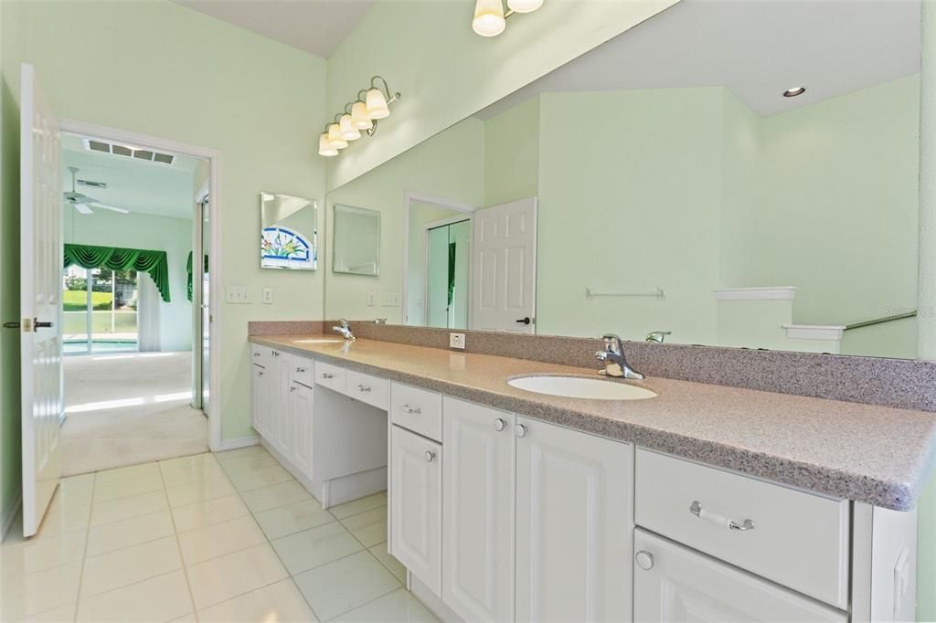 Bathroom, Dual Sink Vanities, Interior, Recessed Lighting
