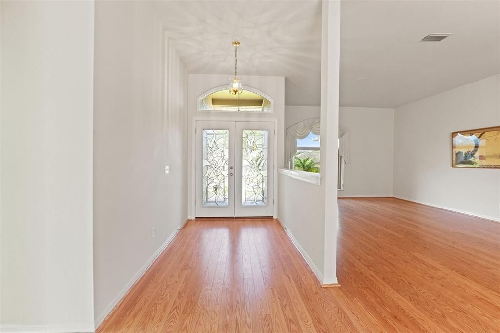 Interior, Pendant Lights, Wood Texture Flooring