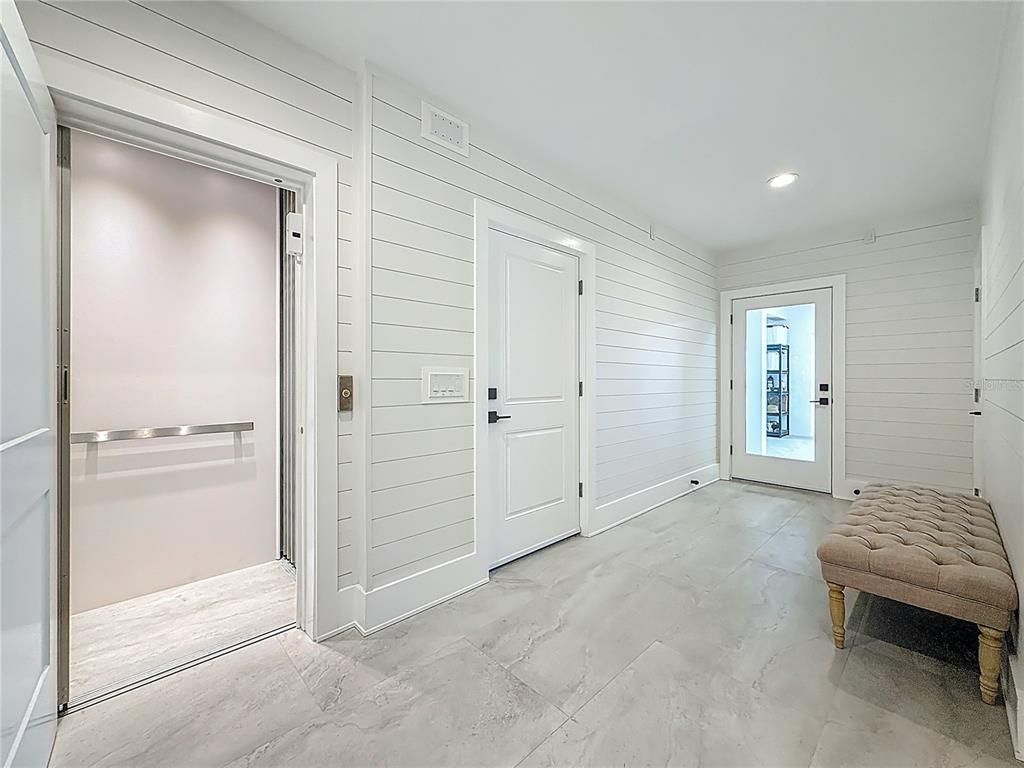 Empty room, Interior, Marble, Recessed Lighting