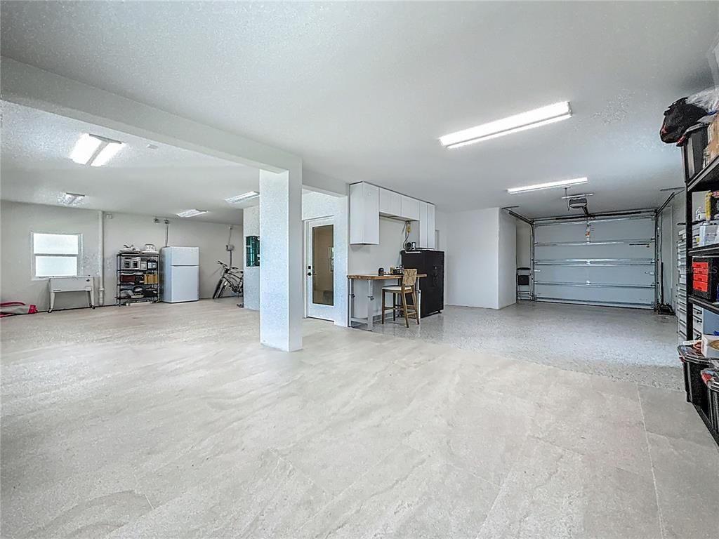 Garage, Interior