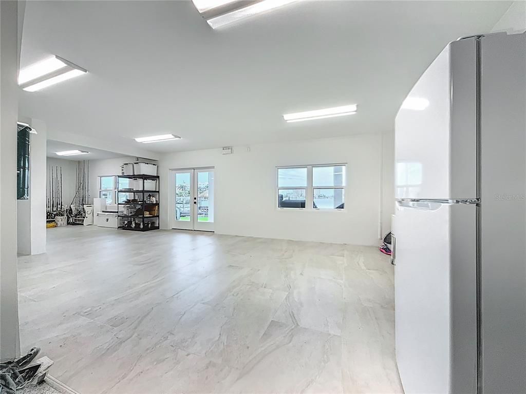 Fitness Equipment, Interior, Marble