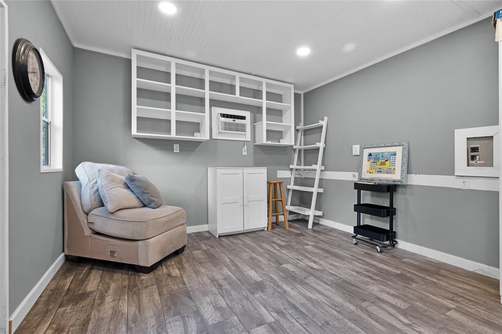 Interior, Recessed Lighting, Wood Texture Flooring