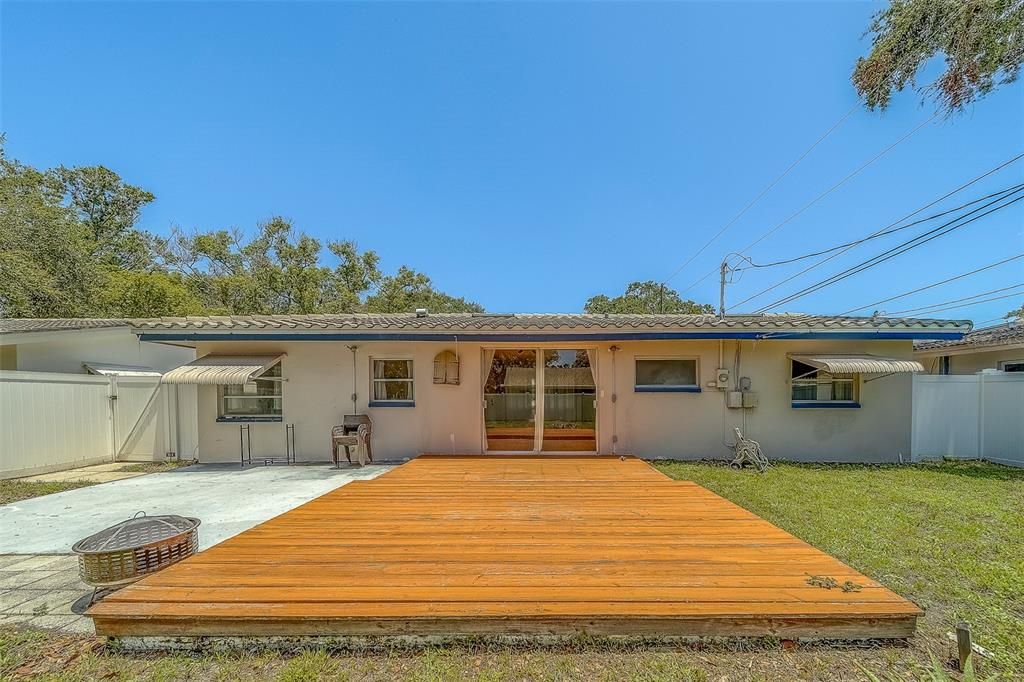 Backyard, Exterior