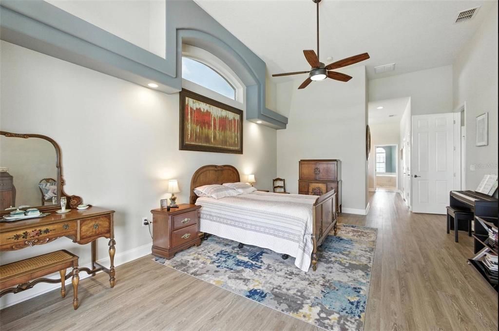 Bedroom, Interior, Piano, Recessed Lighting, Wood Texture Flooring