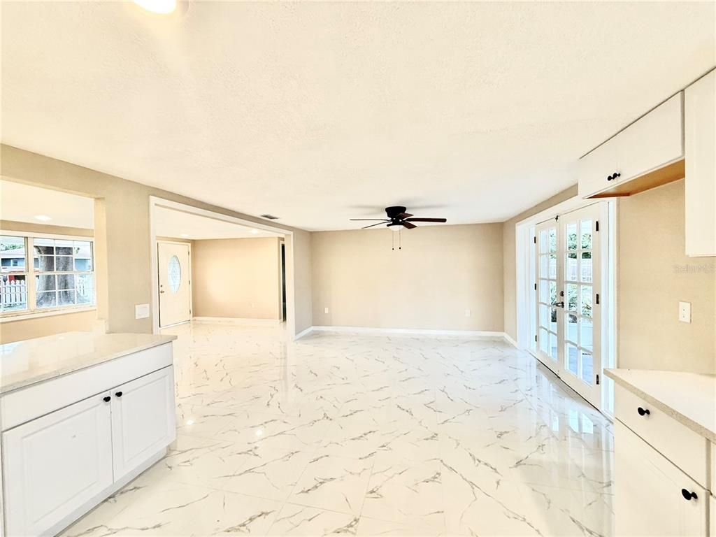 Empty room, Interior, Marble, Recessed Lighting