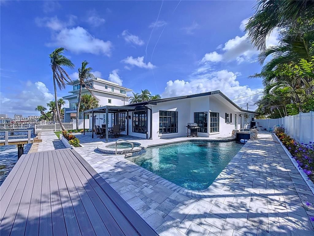 Exterior, Pool