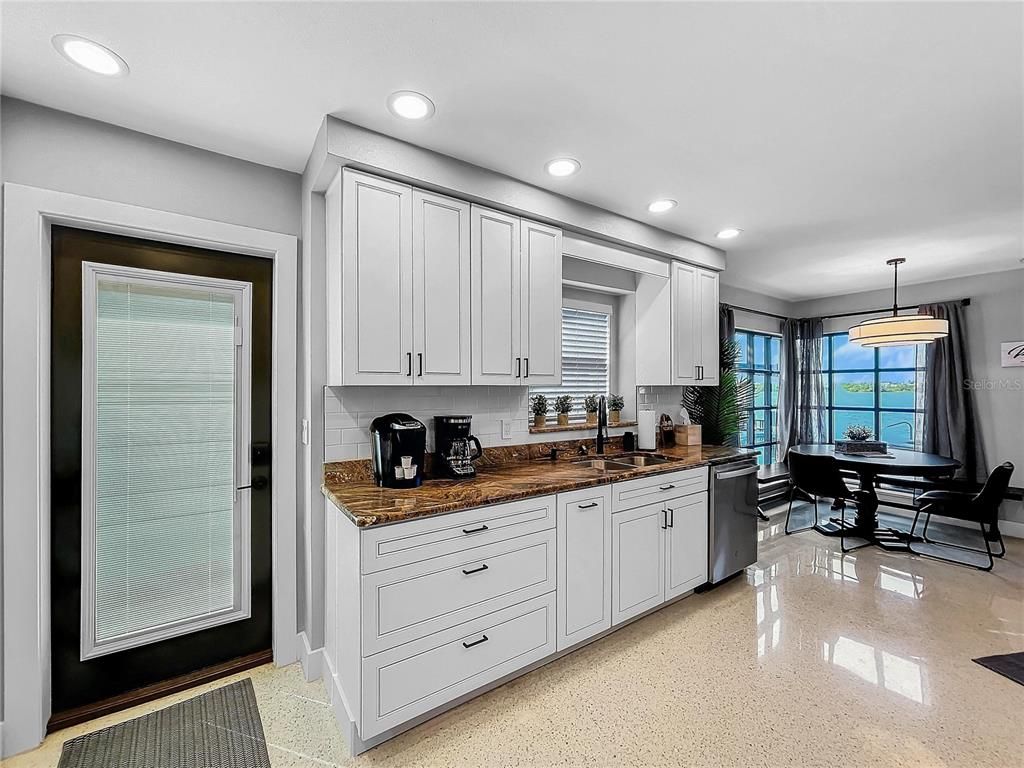 Dining room, Interior, Kitchen, Pendant Lights, Recessed Lighting, Water