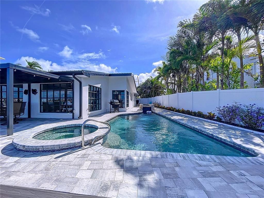 Exterior, Pool