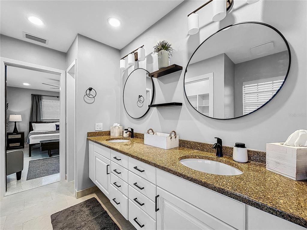 Bathroom, Dual Sink Vanities, Interior, Recessed Lighting