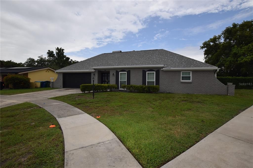 Attached, Exterior, Facade, Brick Facade, Ranch