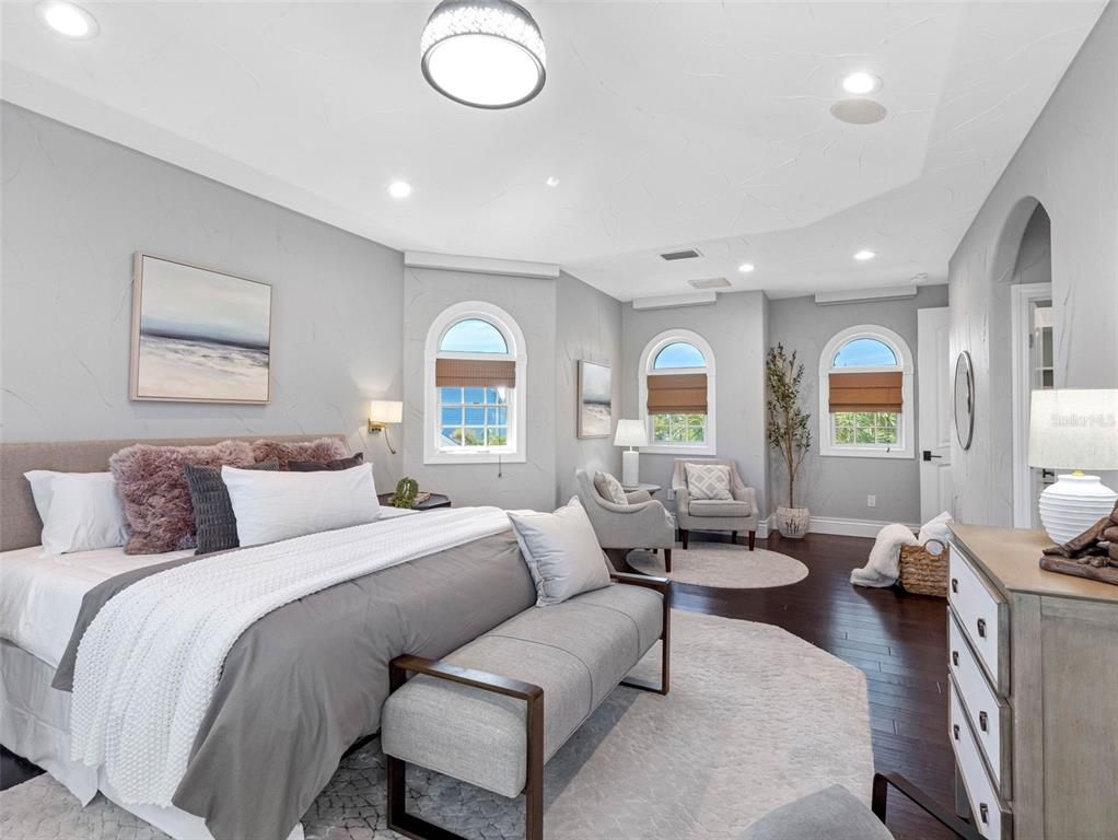 Bedroom, Interior, Recessed Lighting, Wood Texture Flooring