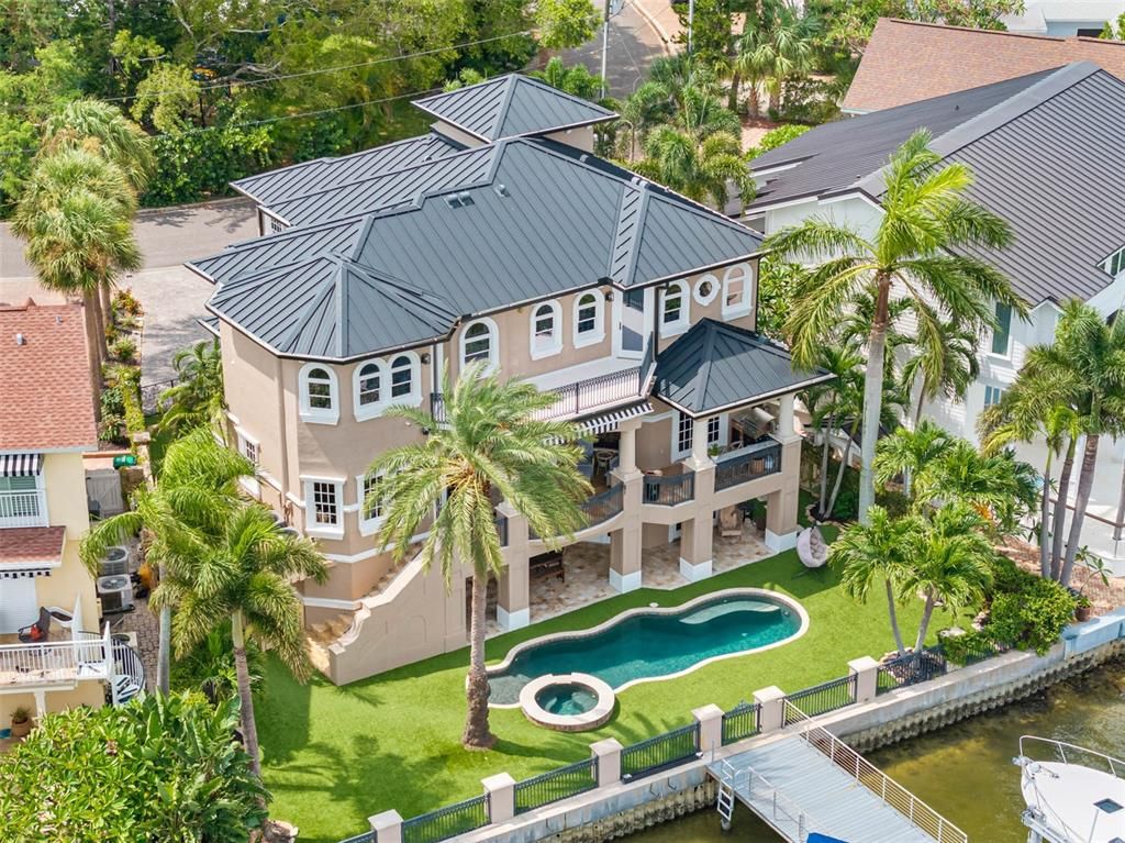 Exterior, Drone