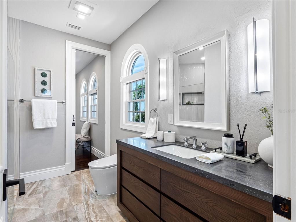 Bathroom, Interior, Recessed Lighting