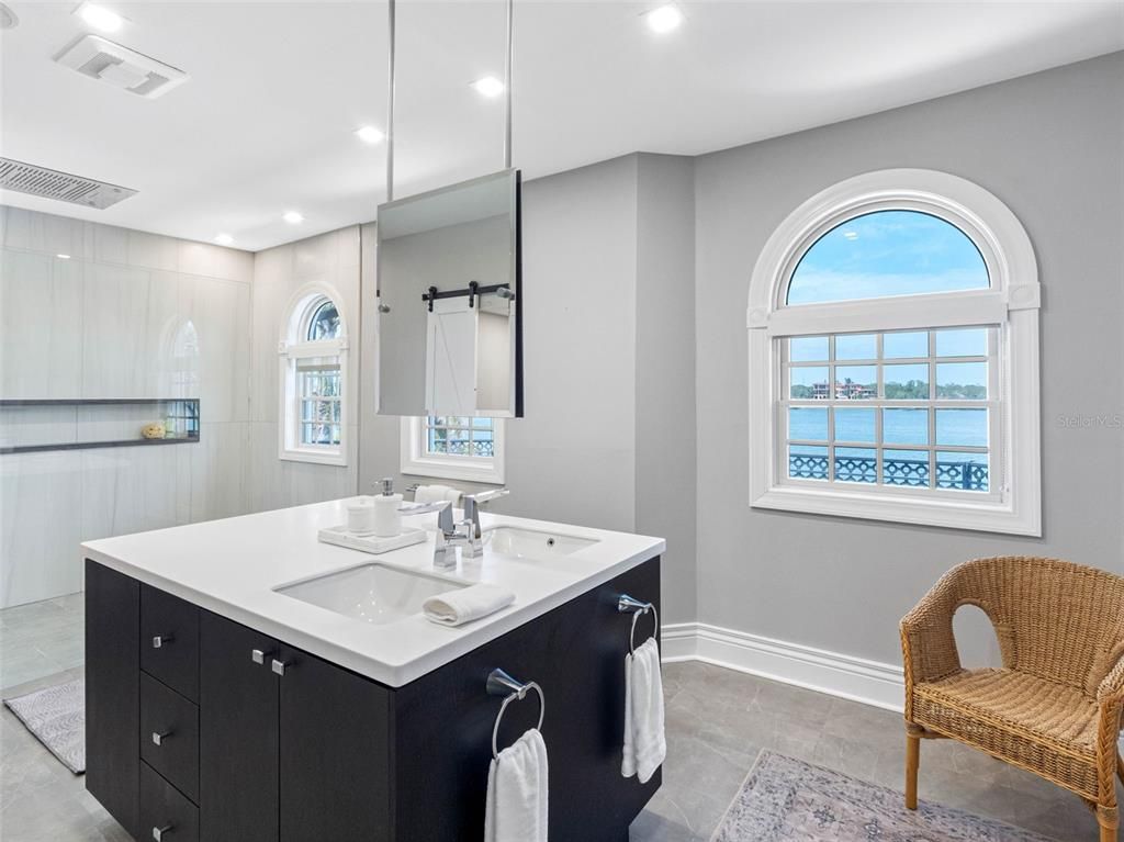 Bathroom, Interior, Recessed Lighting, Water