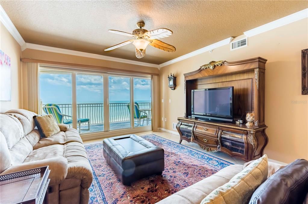 Interior, Living room, Water