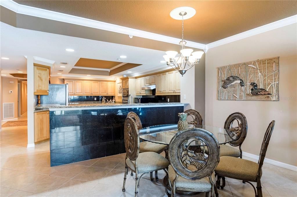 Chandelier, Dining room, Interior, Kitchen, Recessed Lighting, Stainless Steel Appliances