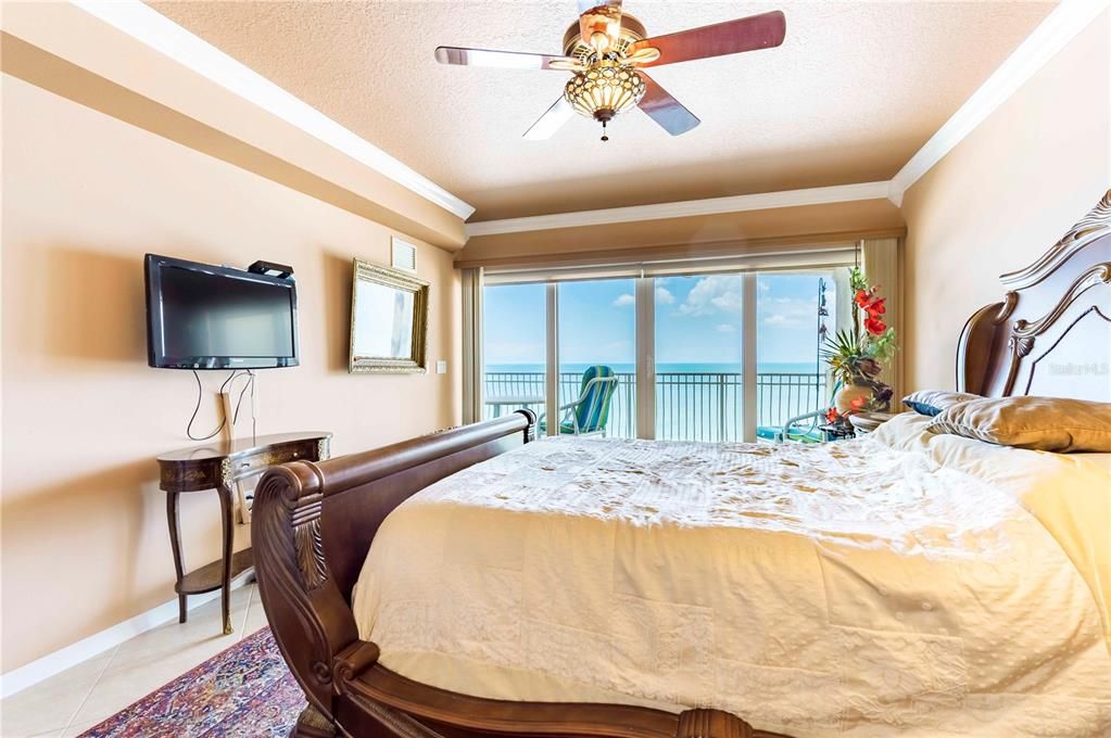 Bedroom, Interior, Water