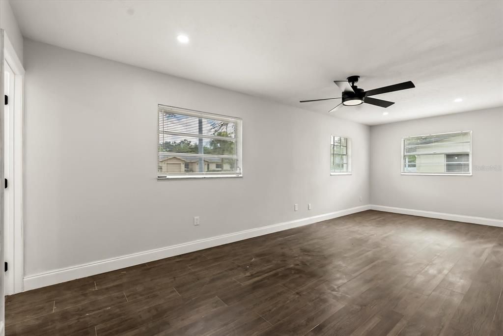 Empty room, Interior, Recessed Lighting, Wood Texture Flooring