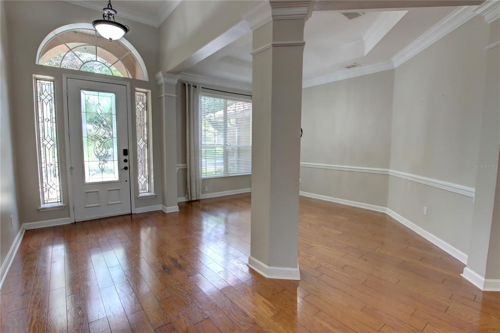 Empty room, Interior, Pendant Lights, Wood Texture Flooring