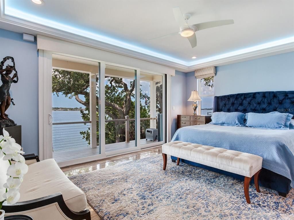 Bedroom, Interior, Recessed Lighting, Water