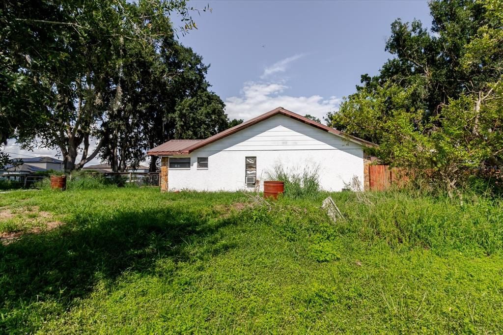 Backyard, Exterior