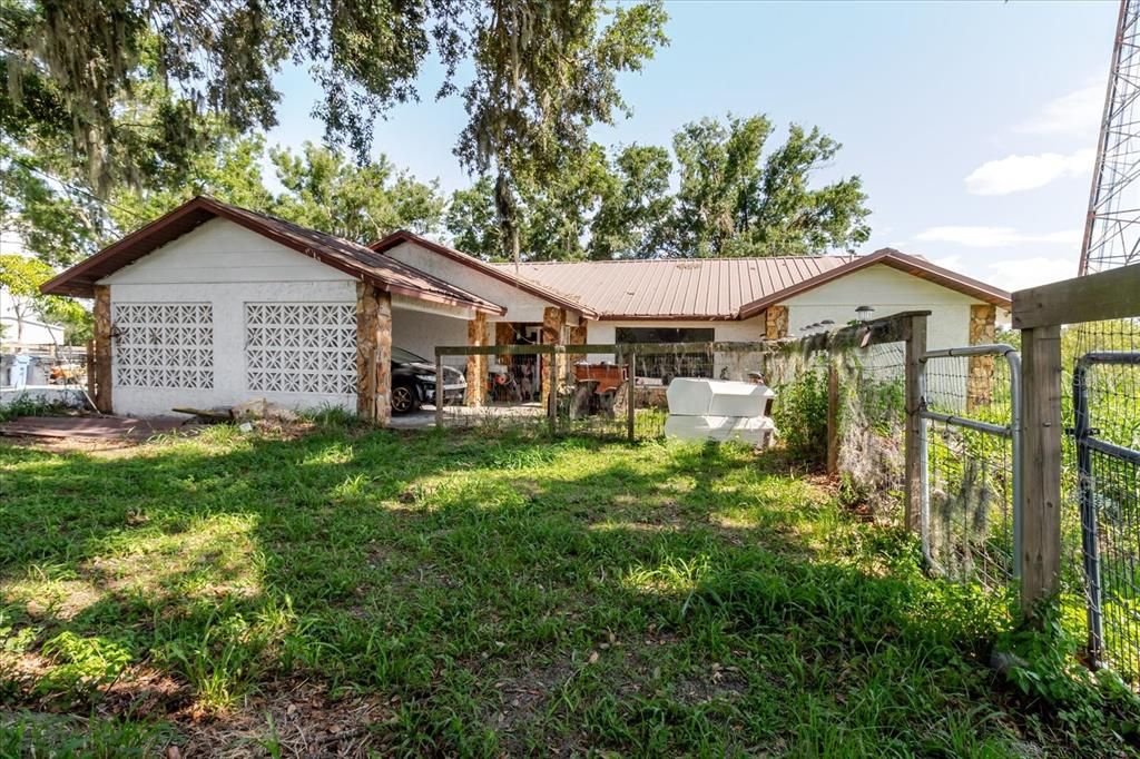 Backyard, Exterior