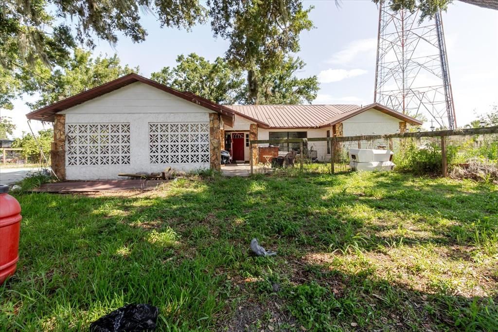 Backyard, Exterior