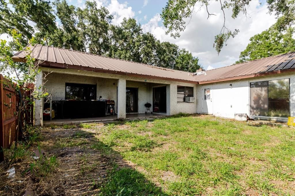 Backyard, Exterior