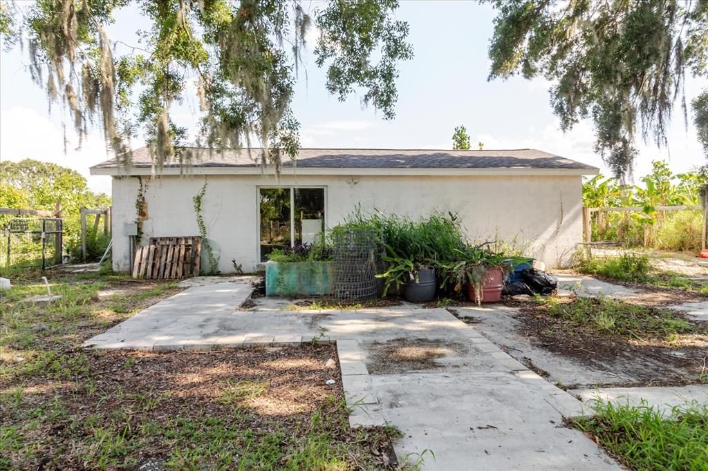 Backyard, Exterior