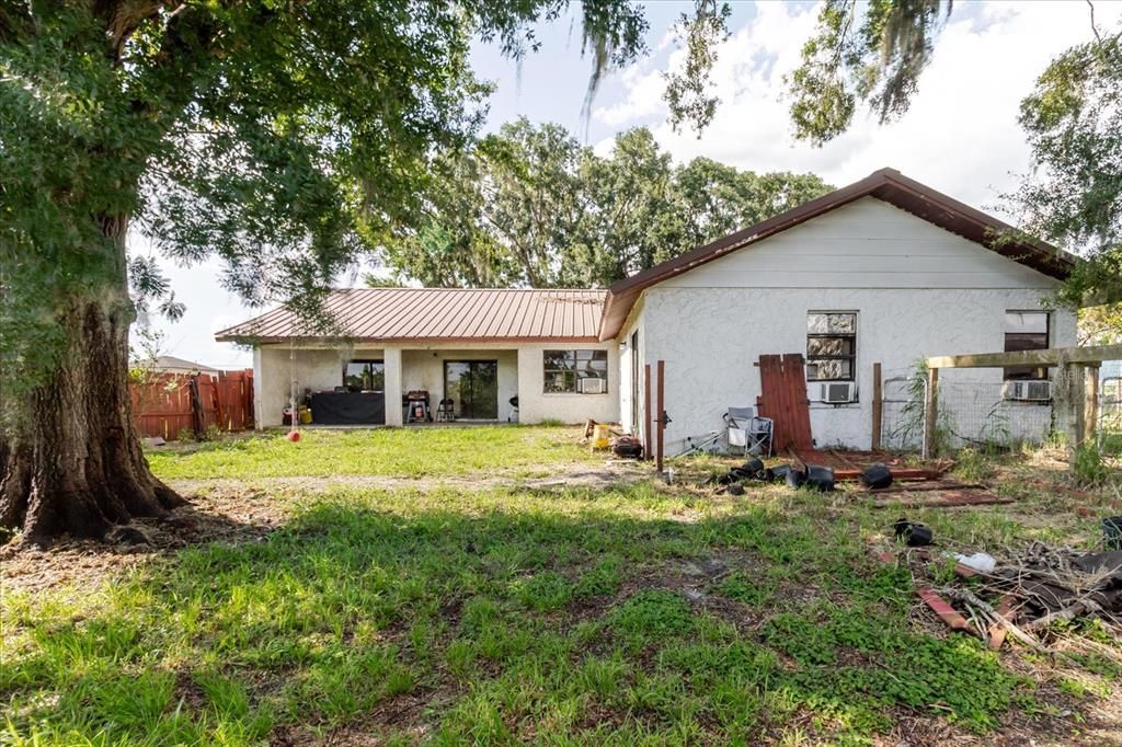 Backyard, Exterior