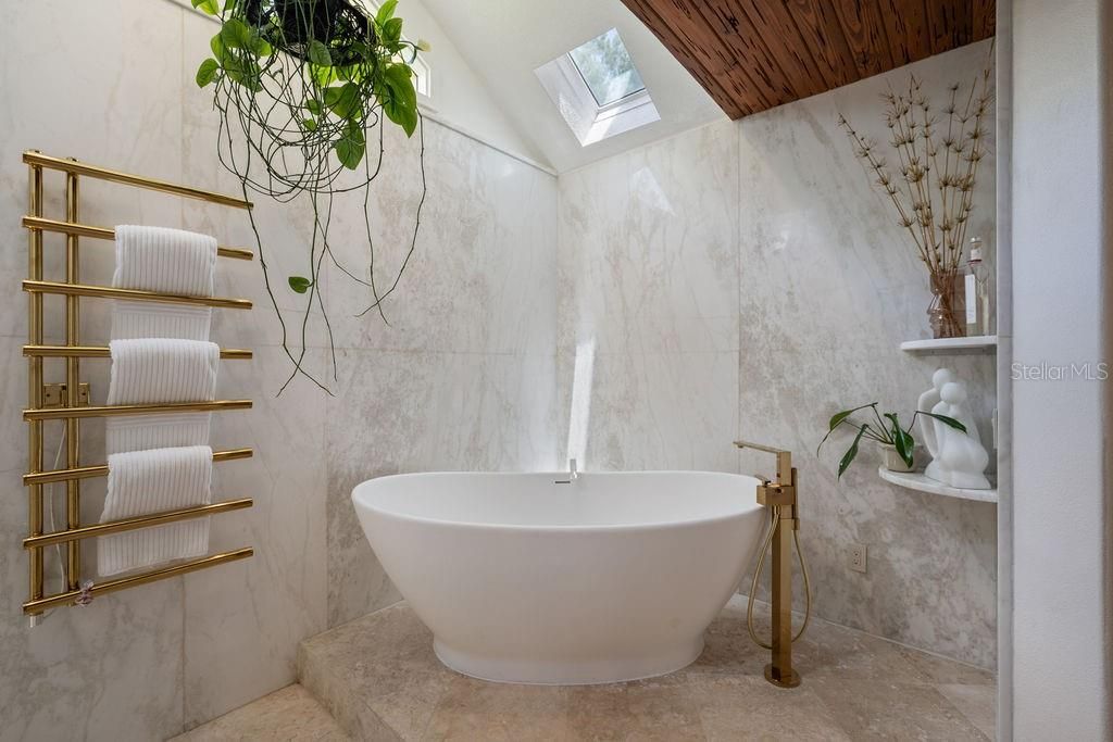 Bathroom, Free Standing Baths, Interior, Marble Walls