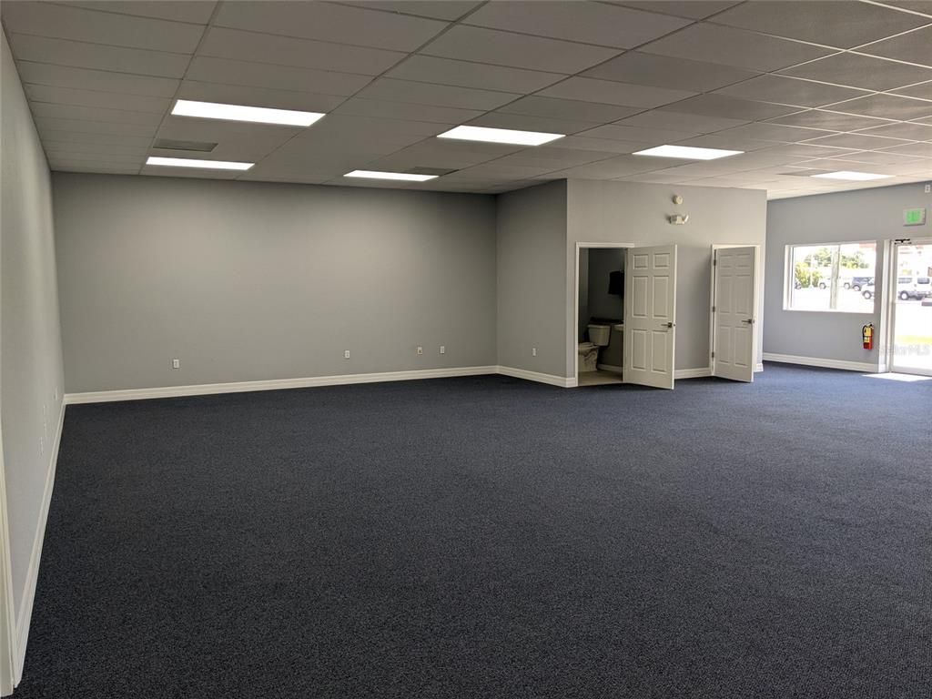 Empty room, Interior, Recessed Lighting