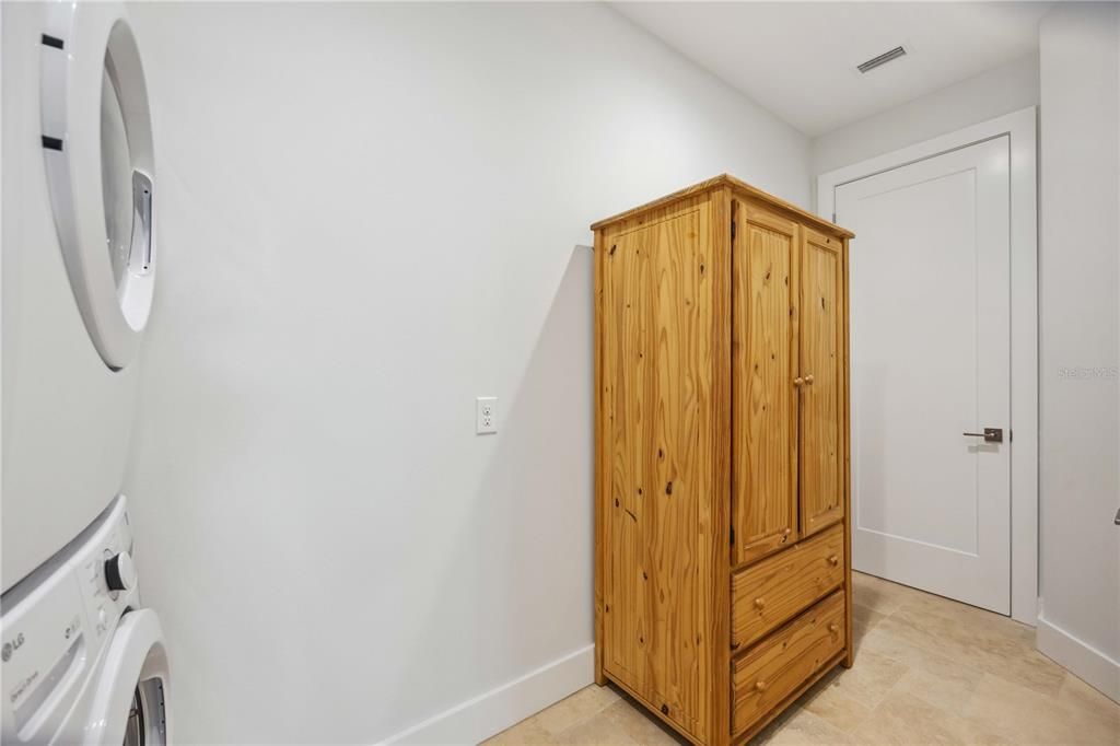 Interior, Washer