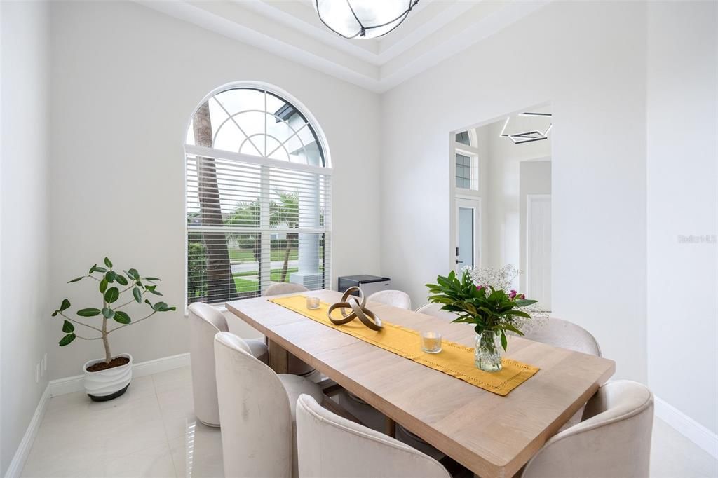 Dining room, Interior