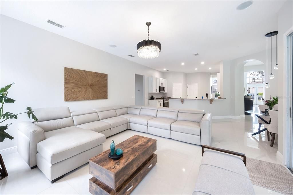 Chandelier, Interior, Kitchen, Living room, Pendant Lights, Recessed Lighting